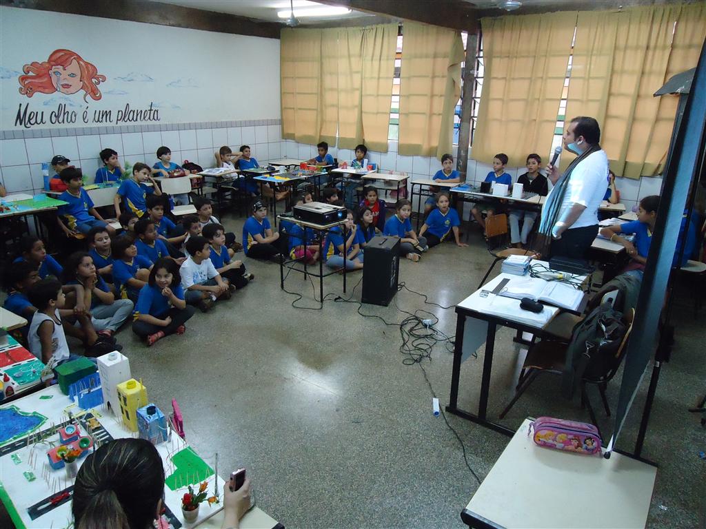 ESCOLA AURORA CAMARGO