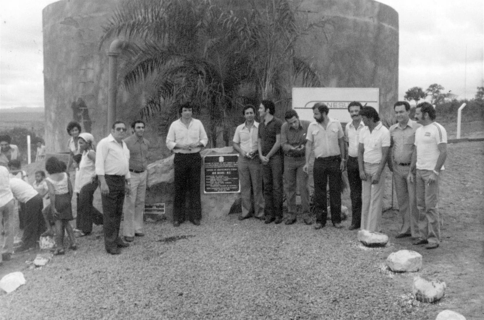 Inauguração da Implantação do SAA de Rio Negro-MS obra iniciada pela SANEMAT em 1978 e concluída em 1979 pela SANESUL. 